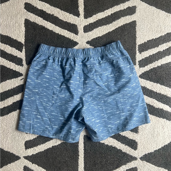 Like new Vuori Cape Short - Picture 2 of 2